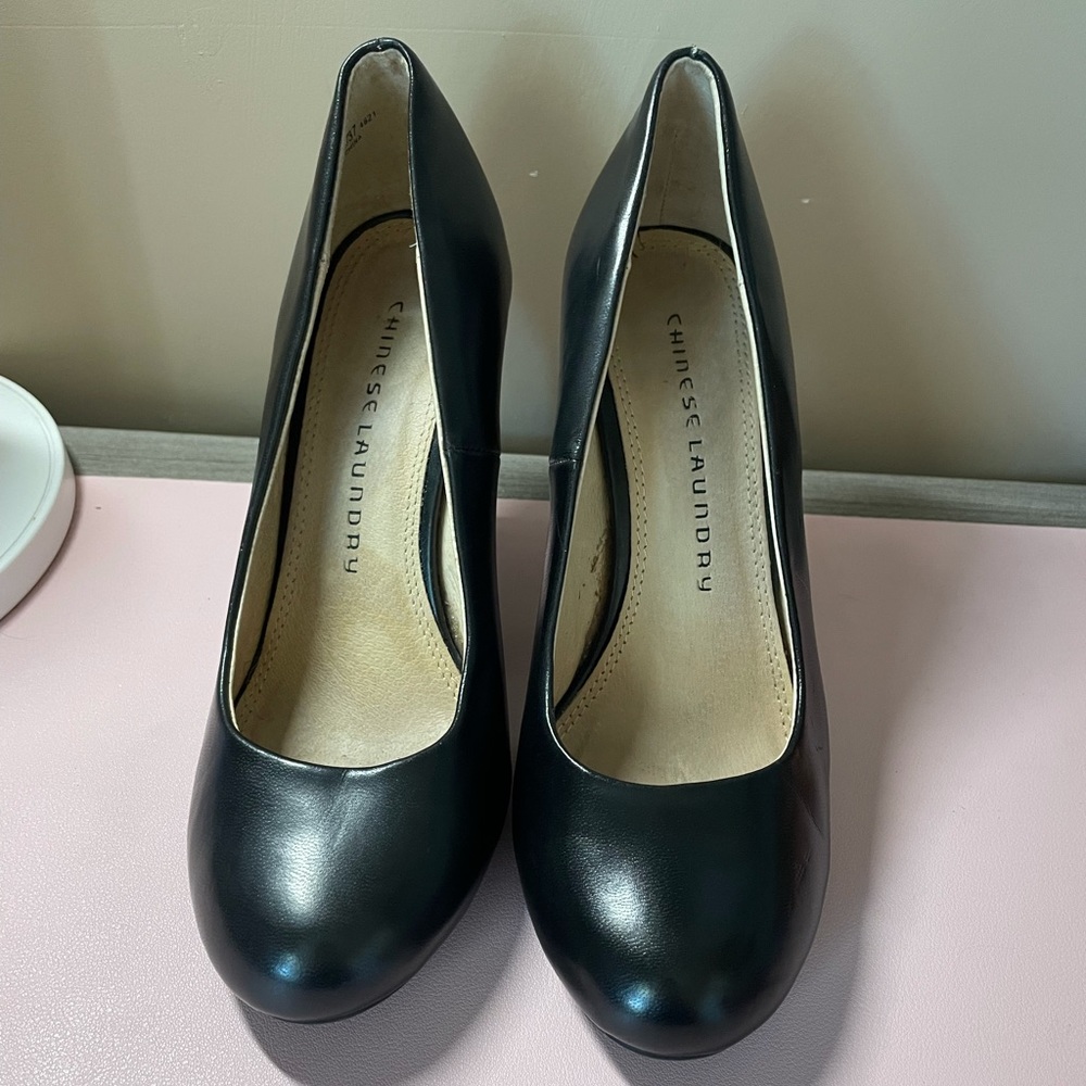 Chinese laundry black heel